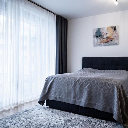 Luxury City Centre Apartment Praha Bagian luar foto